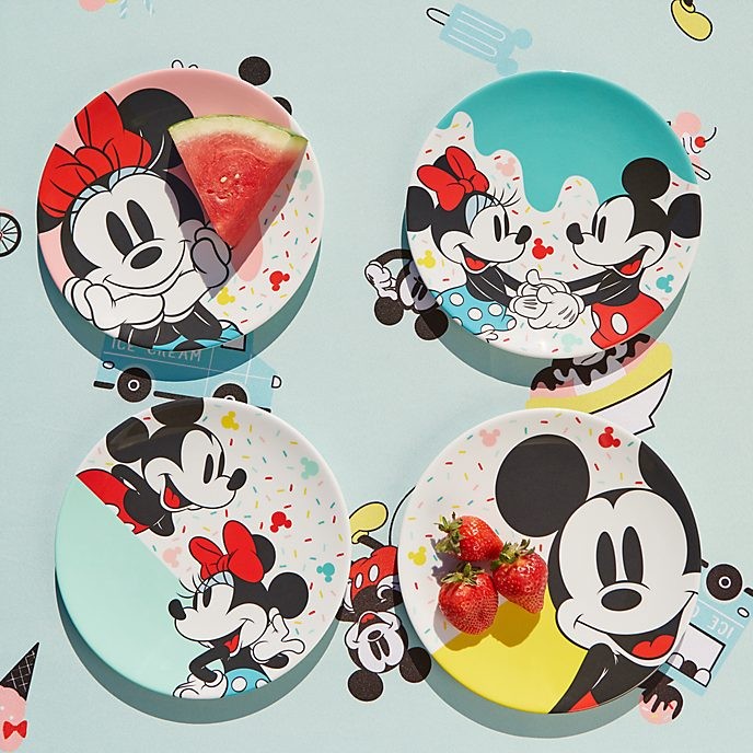 Soldes Disney Store Lot de 4 assiettes Mickey et Minnie, Disney Eats - Soldes Disney Store Lot de 4 assiettes Mickey et Minnie, Disney Eats-01-1